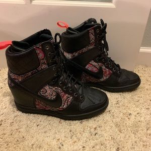 Nike sky high liberty boot
